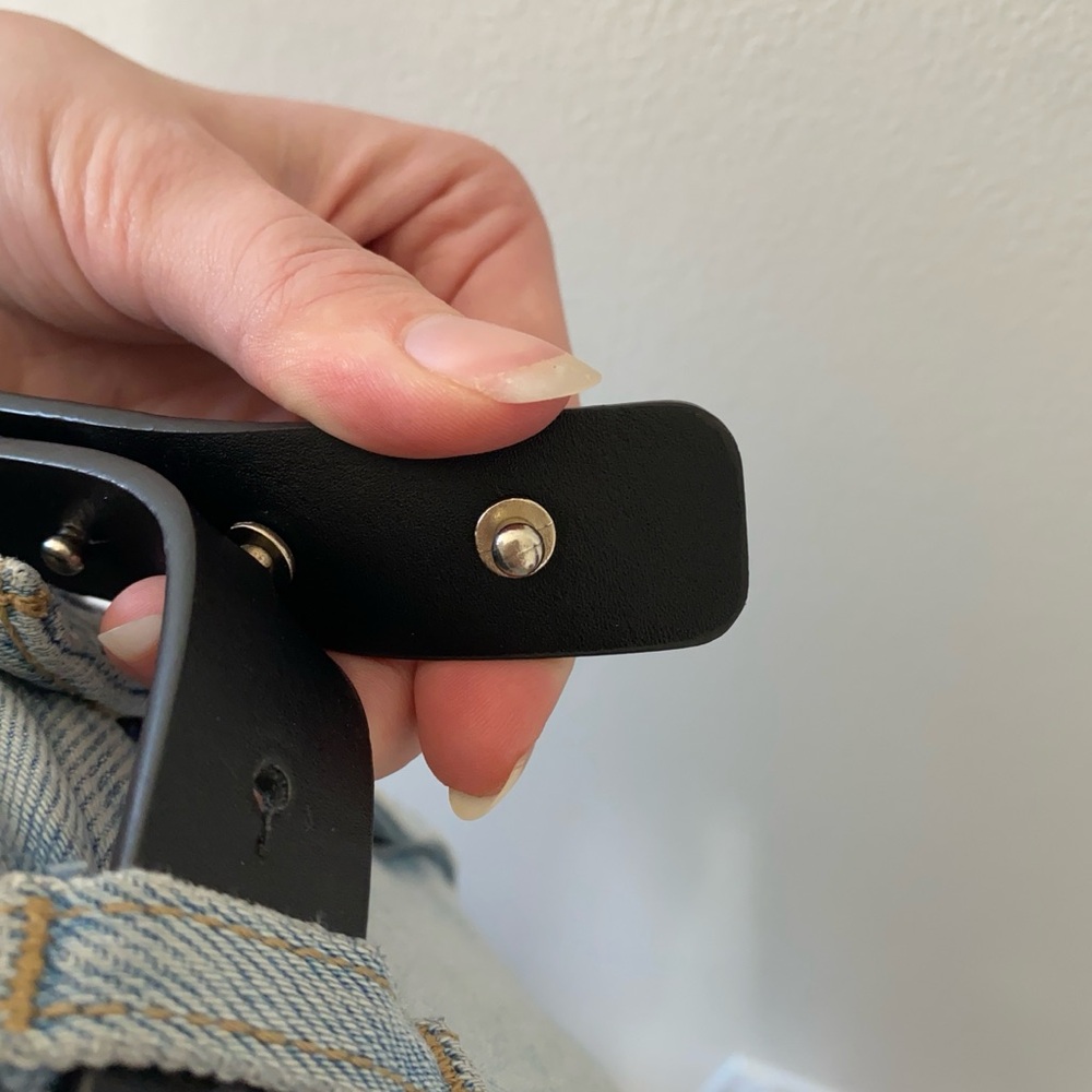 ASOS Black Belt with Silver Chain & Carabiner Details - Picture 4 of 4